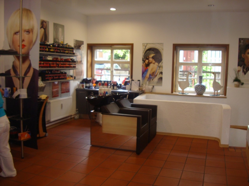 Kirchplatz_3_Friseur_Innen_3.jpg